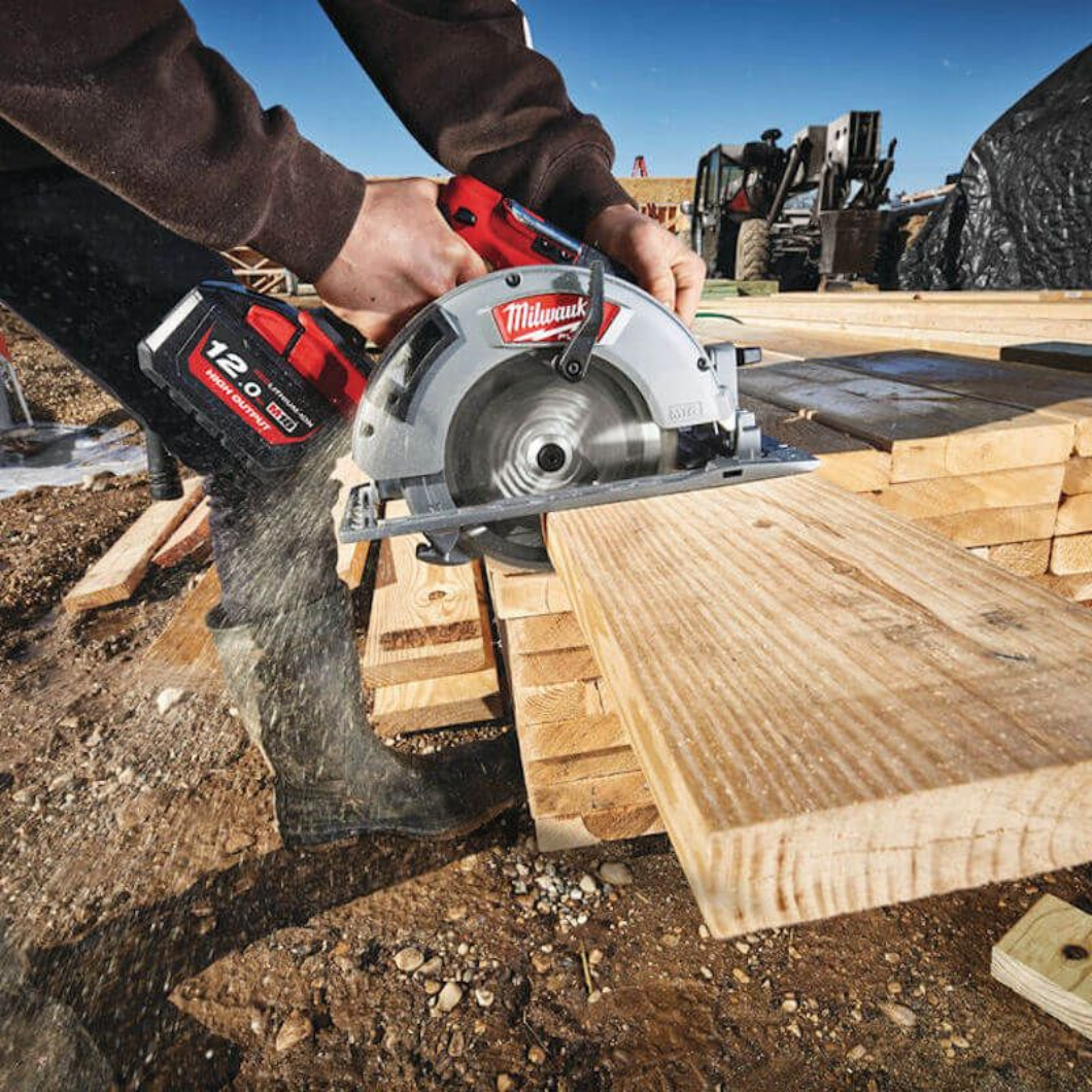 Milwaukee 18V Circular Saw - M18FCS66-0