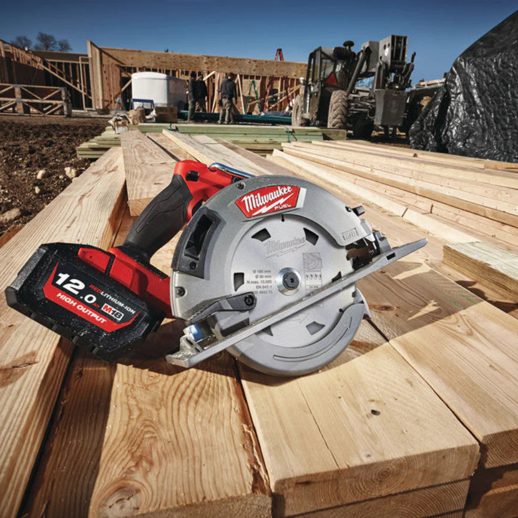 Milwaukee 18V Circular Saw - M18FCS66-121C