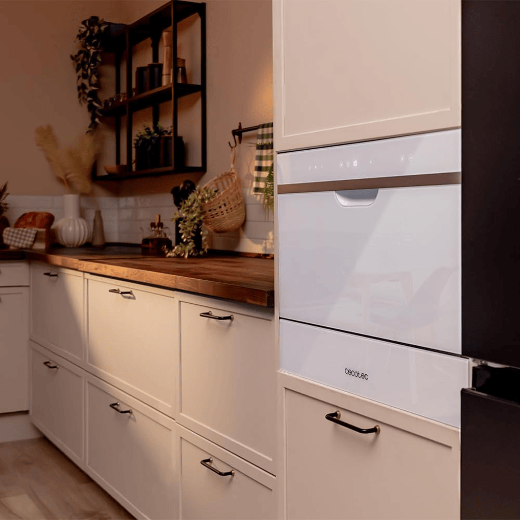 Cecotec Bolero Aguazero Semi-Integrated Compact Black Glass Dishwasher with 6 Place Settings - A01_EU01_100467