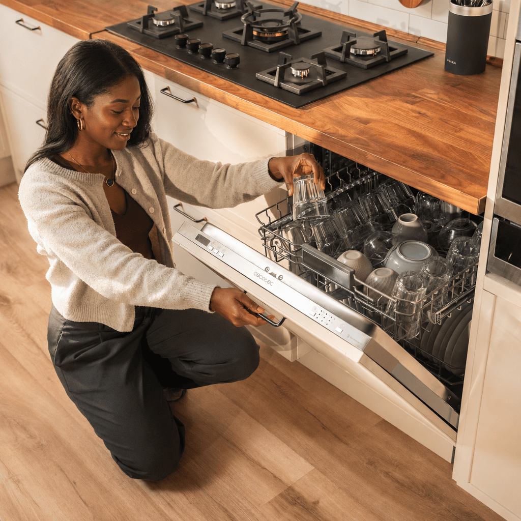 Cecotec Bolero Aguazero 60cm Fully Integrated Dishwasher with 15 Place Settings & 6 Washer Functions - 2784