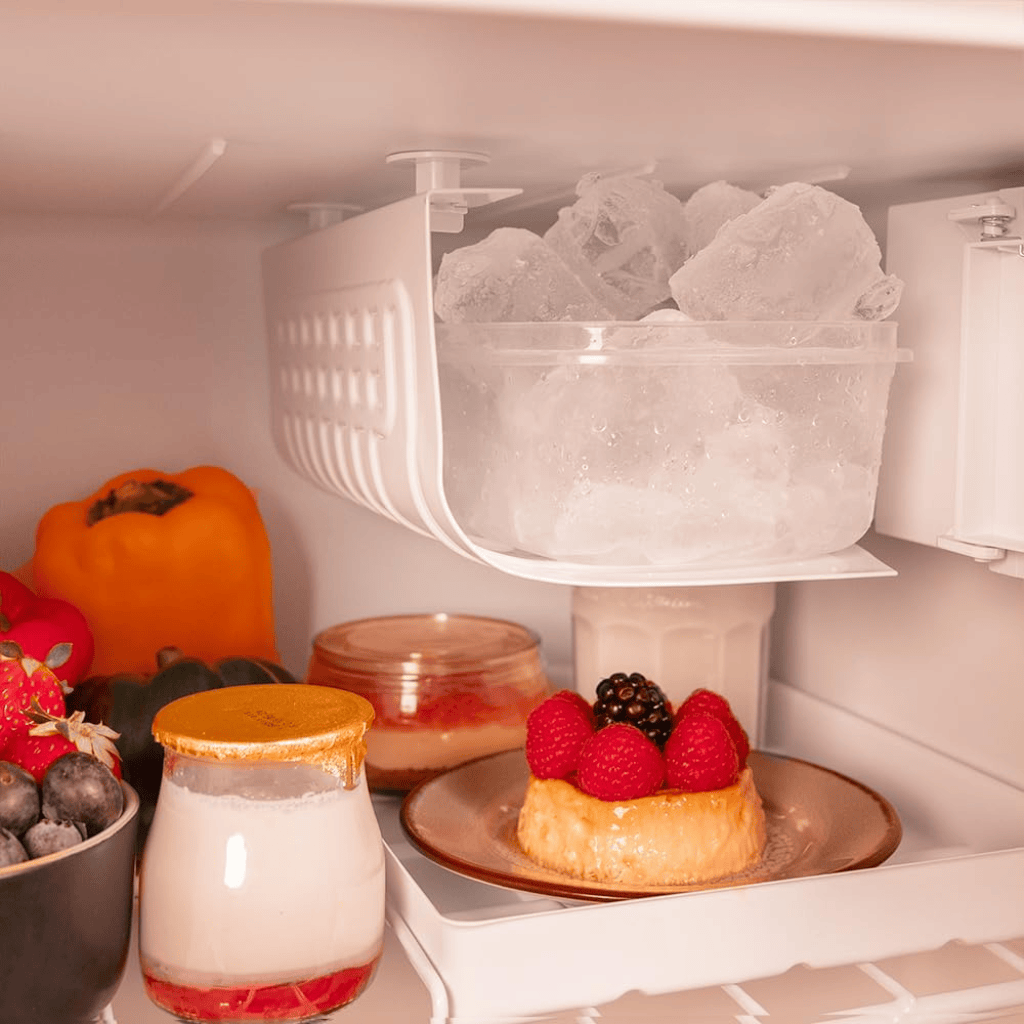 Cecotec Bolero CoolMarket 45L Origin Retro Black Mini Fridge with Built-In Ice Compartment - 2130