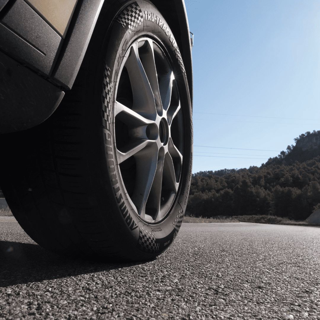Armstrong Tires & Spares Armstrong Tru-Trac SU All Season Crossover Tire - 215/55R18 99V XL