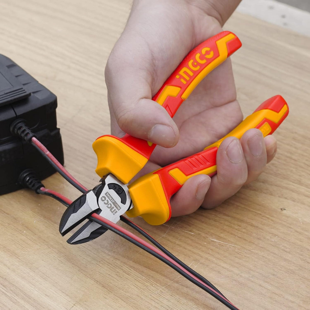 Ingco Pliers Ingco 3-Pieces Insulated Plier Set - HIKPS28318