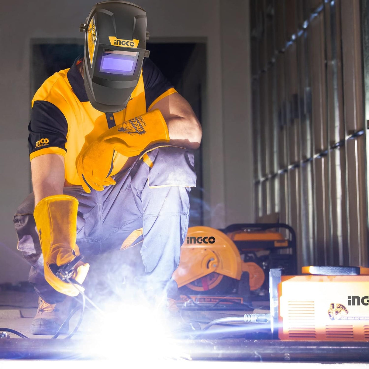 Ingco Safety Helmets Ingco Auto Darkening Welding Helmet with UV/IR Protection – AHM008