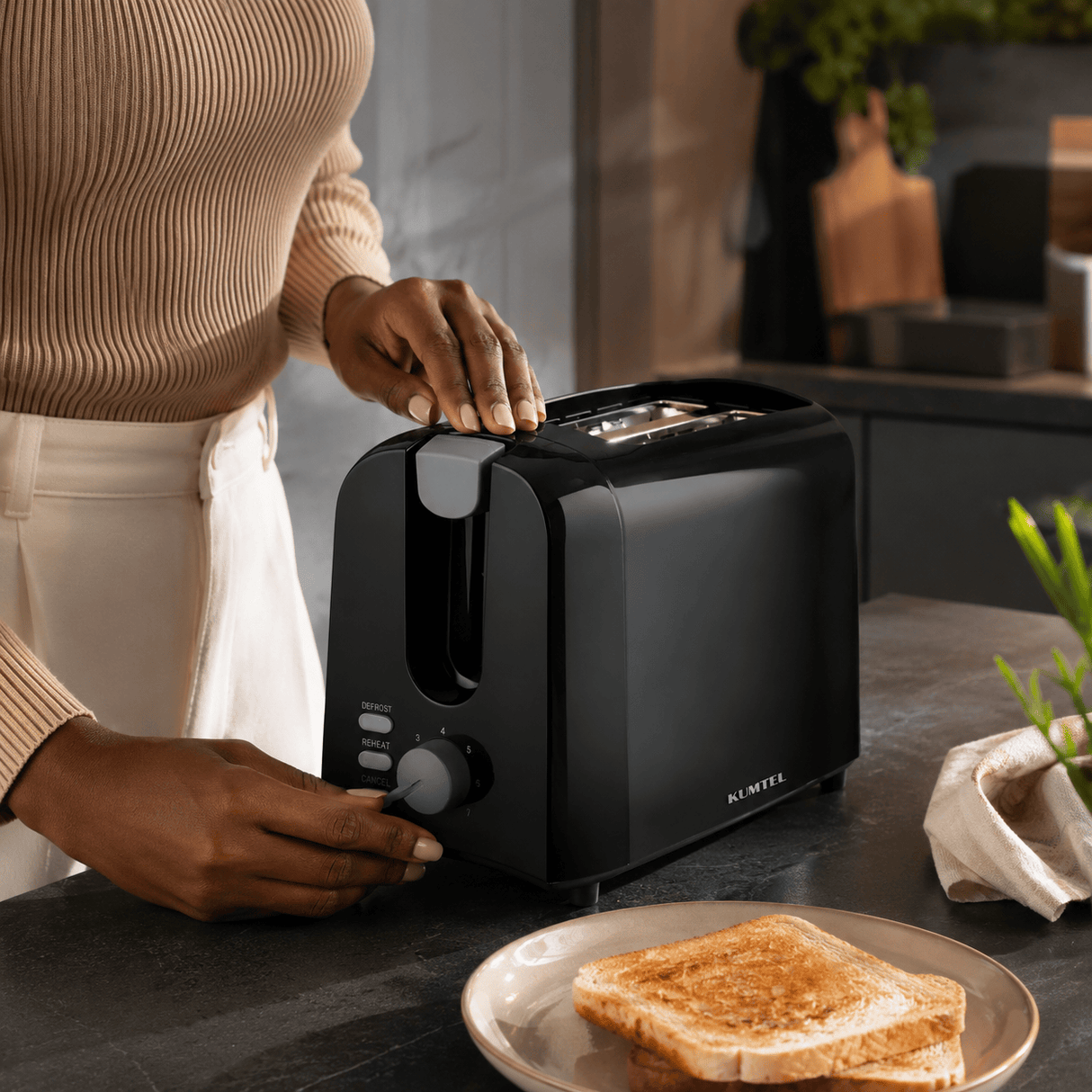 Kumtel Kitchen Appliances Kumtel 2-Slice Toaster with 7 Browning Levels 700W - HTS-01