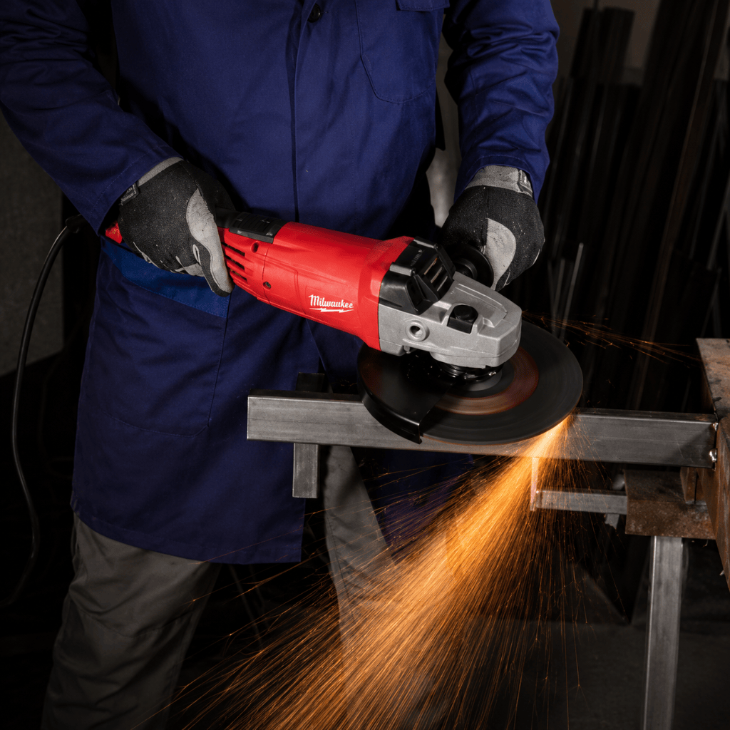 Milwaukee Grinder Milwaukee 9"/230mm Angle Grinder 2200W - AG22-230
