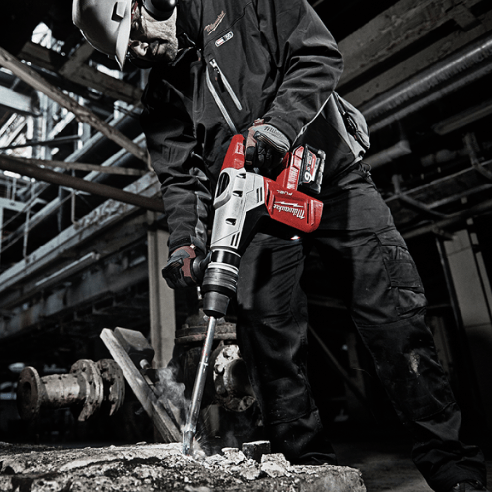 Milwaukee Drill Milwaukee M18 FUEL™ 5kg SDS-Max Drilling and Breaking Hammer 18V - M18 CHM-902C
