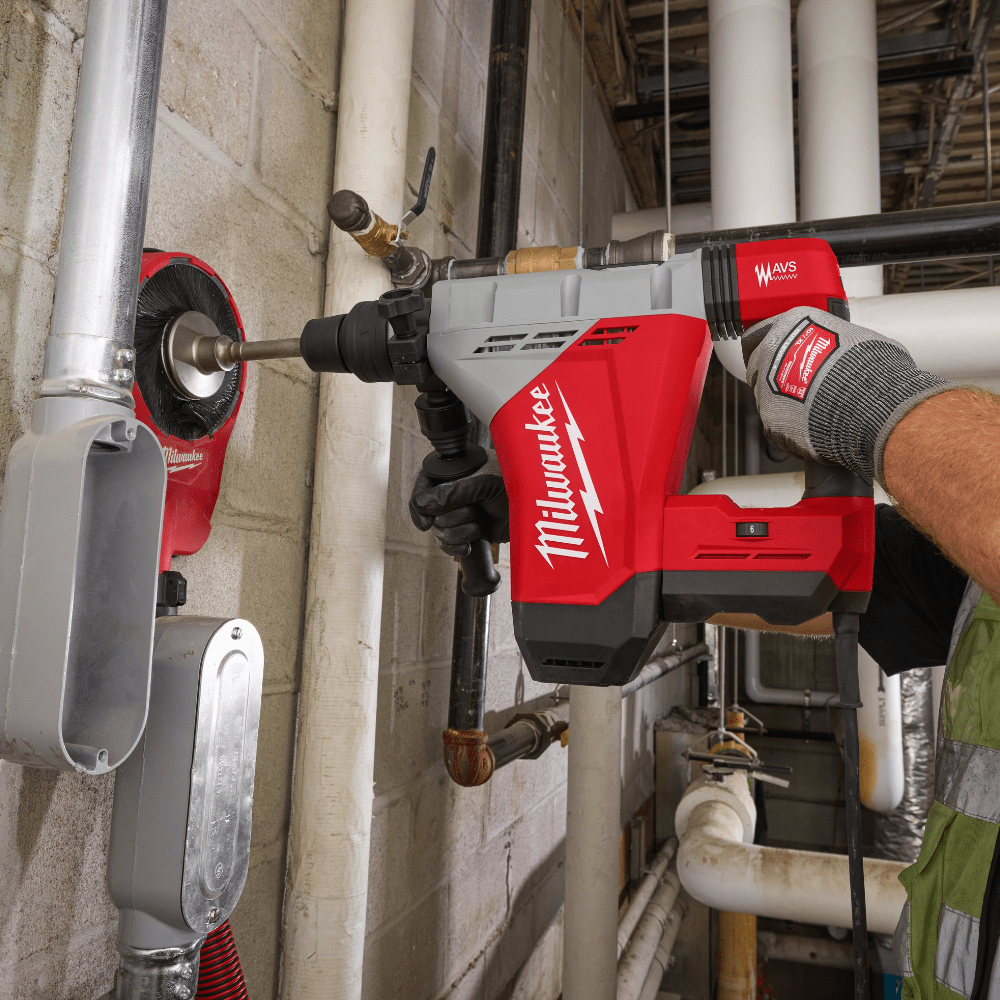 Milwaukee Demolition Hammer Milwaukee SDS-Max Breaking Hammer 7kg 1550W - K 700 S