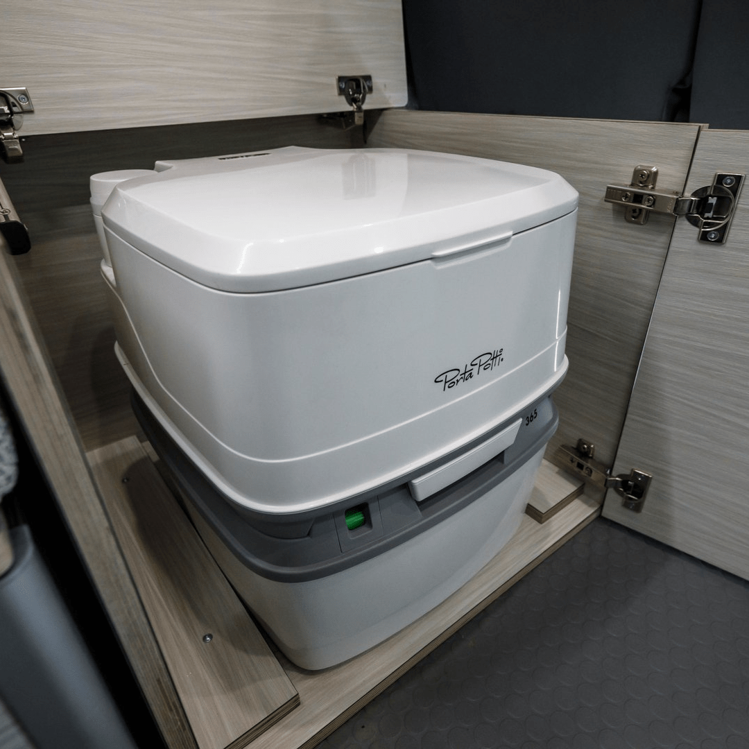 Supply Master Toilet & Urinal Thetford Outdoor Portable Toilet 21L Porta-Potty for Camping, Travel, indoor & Other Recreation - PORTA POTTI 165