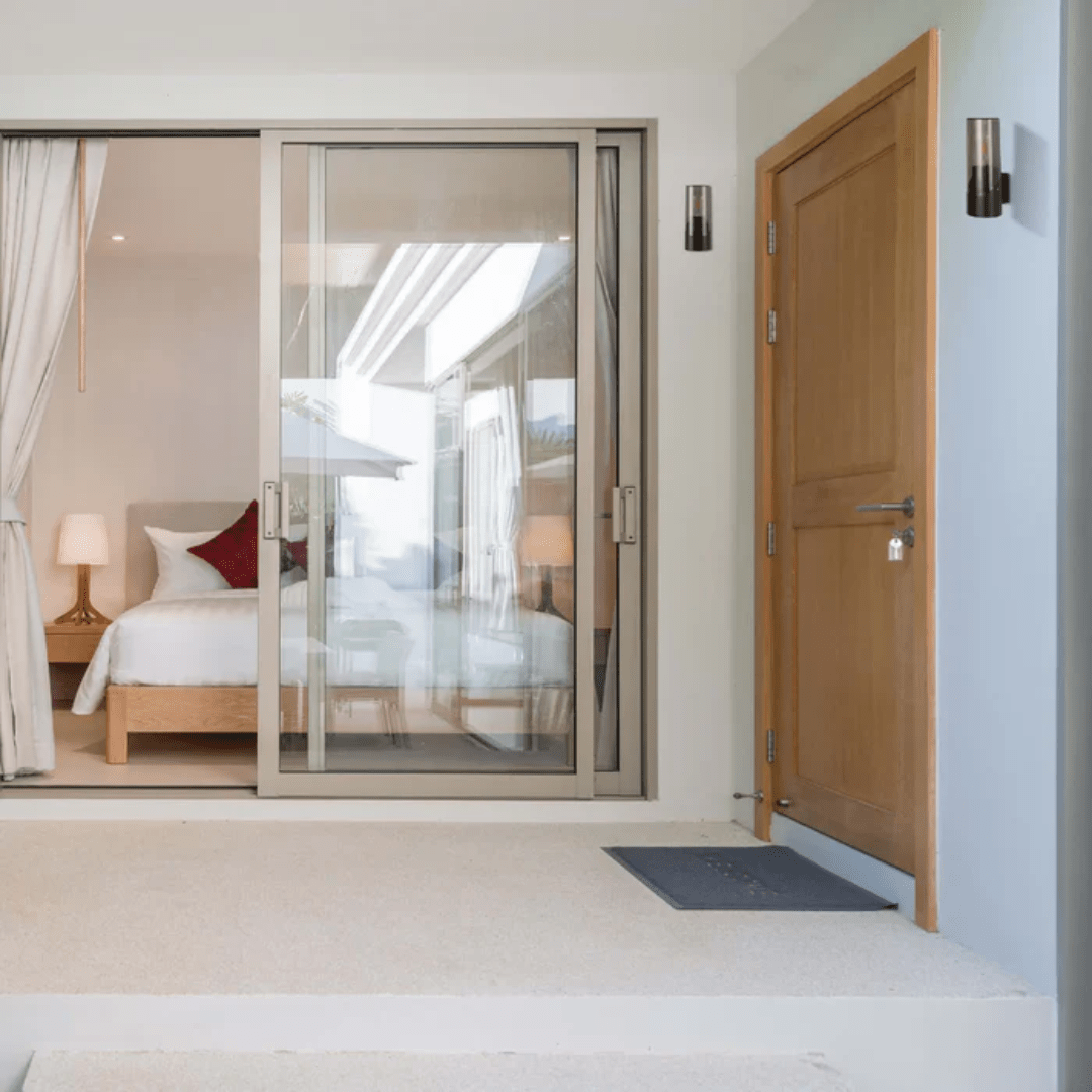 TKLD Wall & Sconce Lights Norman Newport Outdoor Wall Light Sconce - 40W