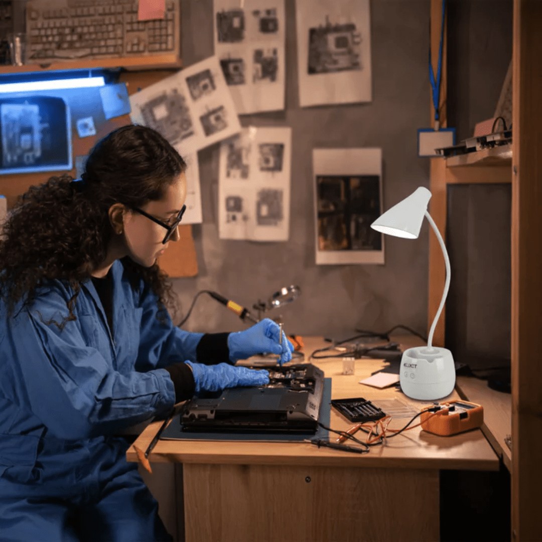 TKLD Table & Floor Lamps Rechargeable Gooseneck Desk Lamp with Cone Head and Pencil Holder - 6W