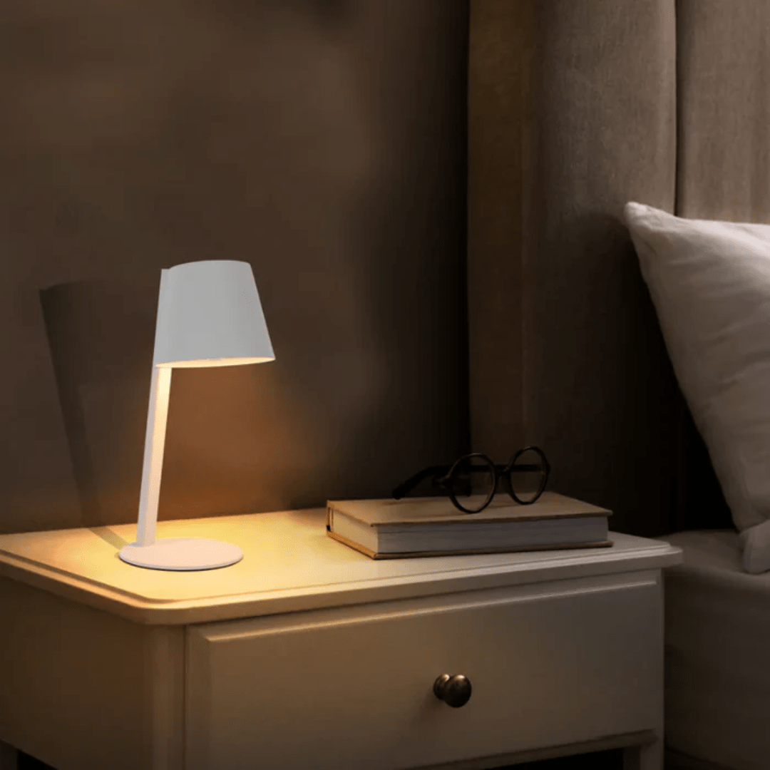 TKLD Table & Floor Lamps Solar-Powered Portable Outdoor LED Table Lamp - 2W