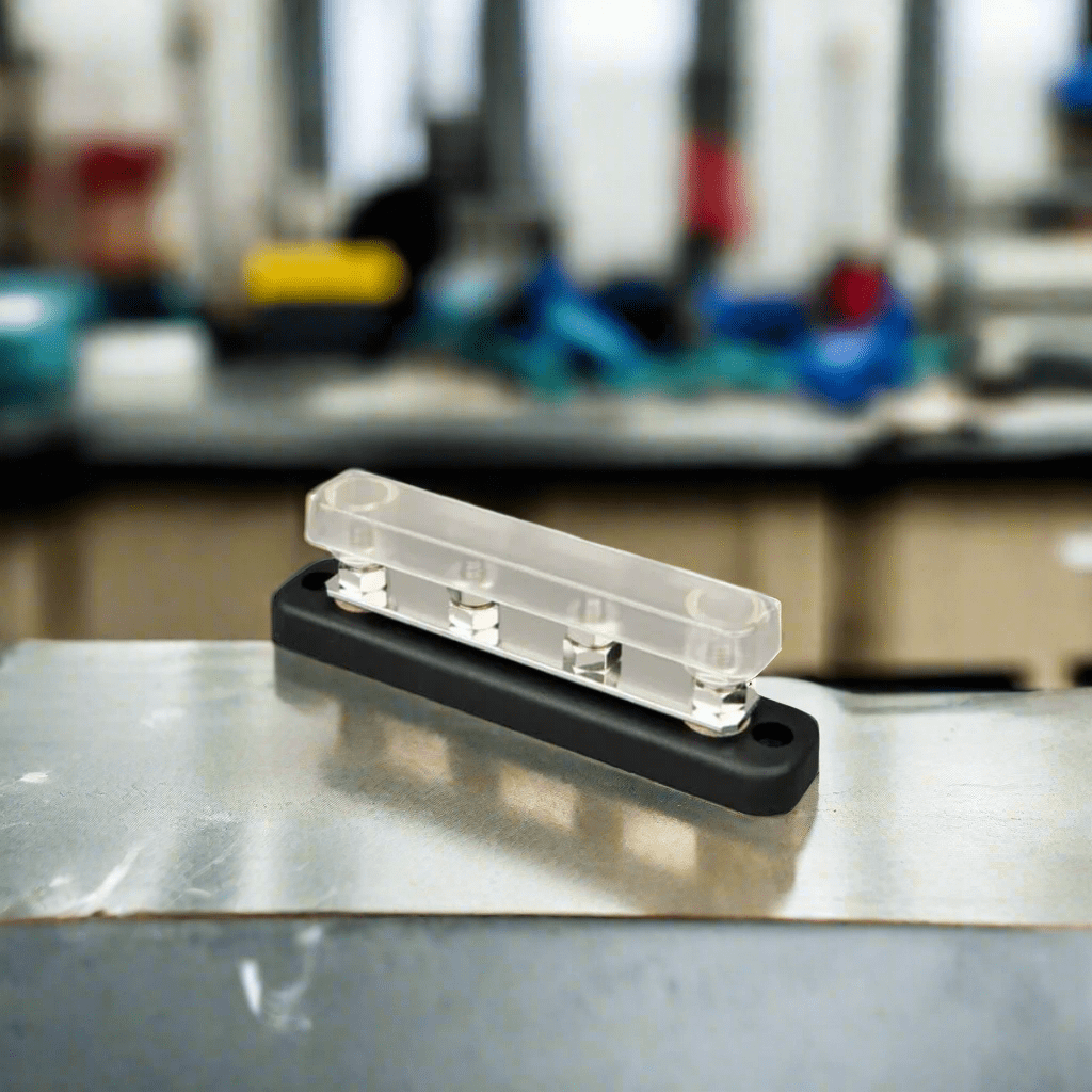 Victron Batteries & Accessories Victron Energy 150A 4P+Cover - VBB115040020