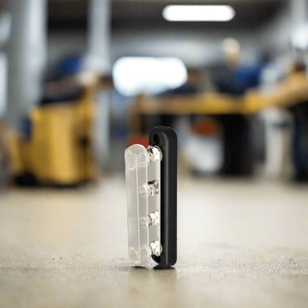 Victron Batteries & Accessories Victron Energy 150A 4P+Cover - VBB115040020