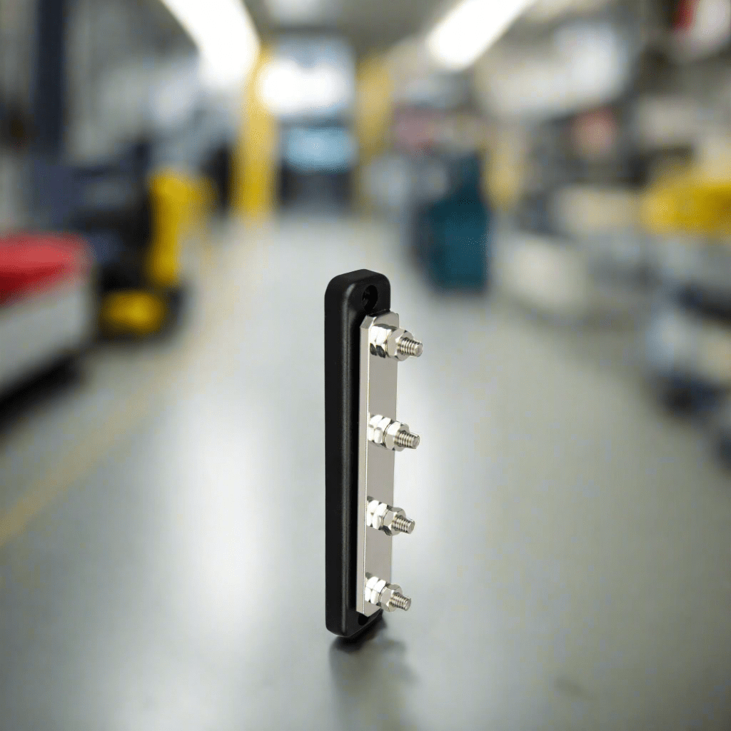 Victron Batteries & Accessories Victron Energy 250A 4P+Cover - VBB125040010