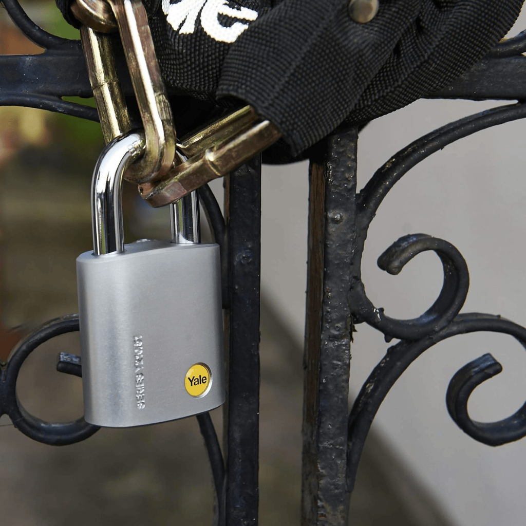 Yale Padlocks & Accessories Yale Y120 71mm Solid Brass Padlock with Boron Steel Shackle - Y120/70/141/1