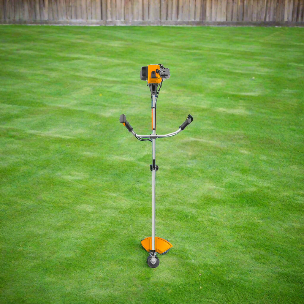 Ingco 17" Gasoline Grass Trimmer and Bush Cutter 1.5Kw(2HP) - GBC45441