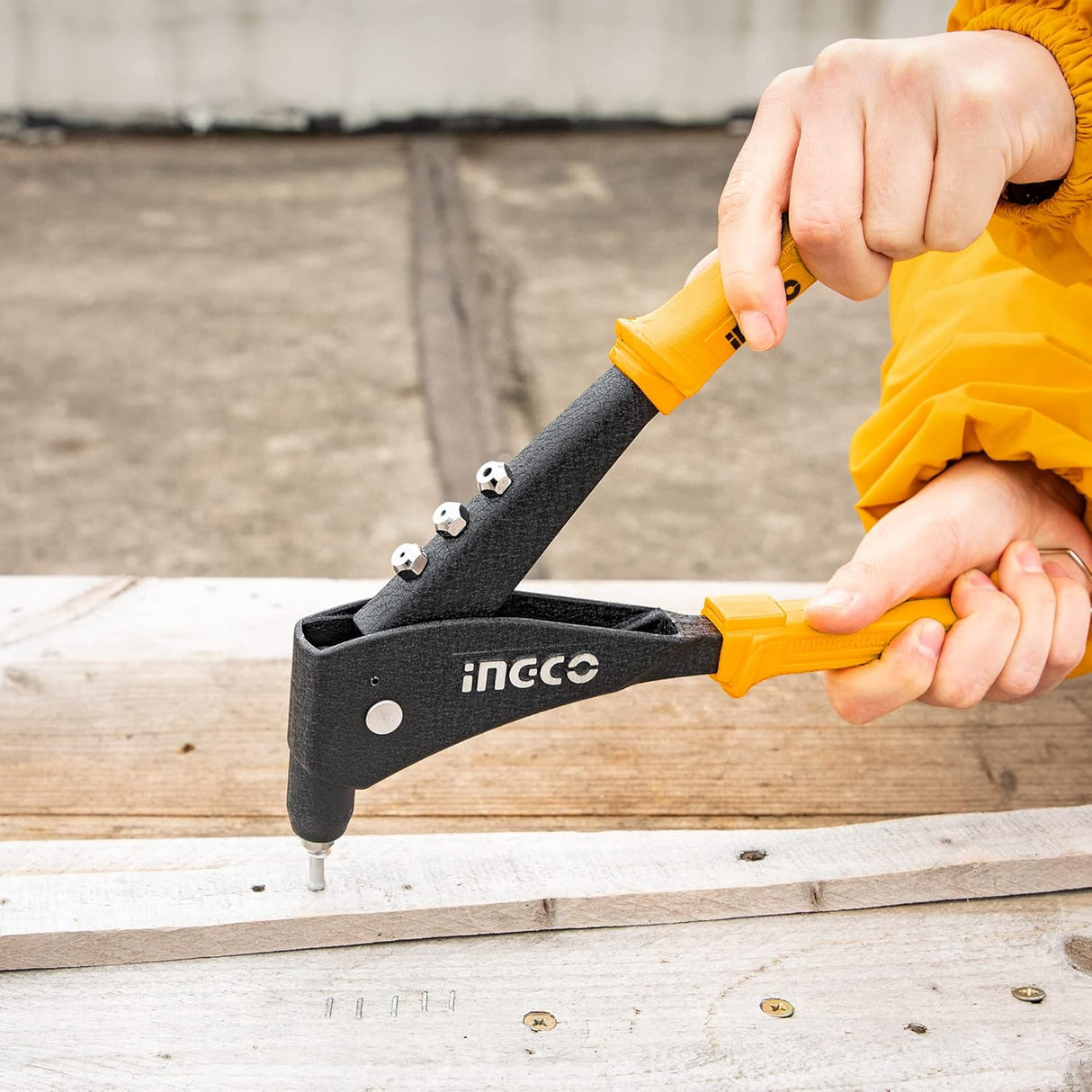 Ingco 10.5″ Hand Riveter - HR105