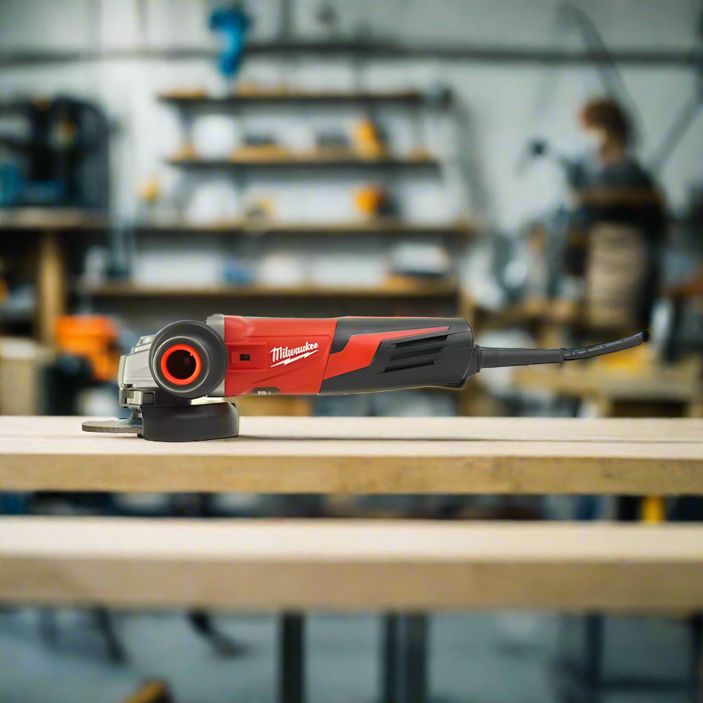 Milwaukee 4.5"/115mm Compact Angle Grinder 800W - AG 800-115 E