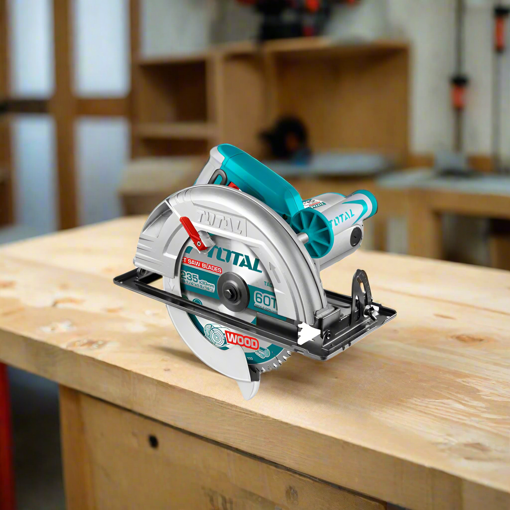 Total 9" Circular Saw 2200W 3800rpm - TS1222356