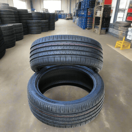 Armstrong Tires & Spares Armstrong Blu-Trac HP All Season Passenger Tire - 225/40R18 92Y XL