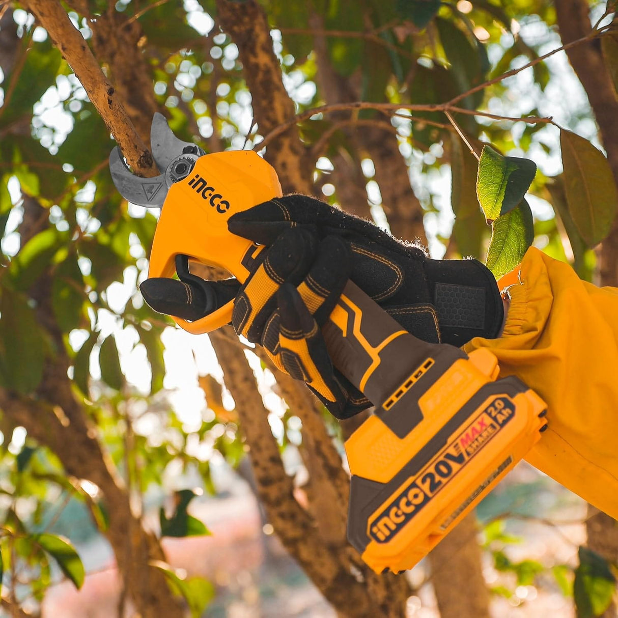 Ingco Specialty Power Tool Ingco 20V Cordless Gauge Straight Shear With Battery And Charger - CSSLI203083