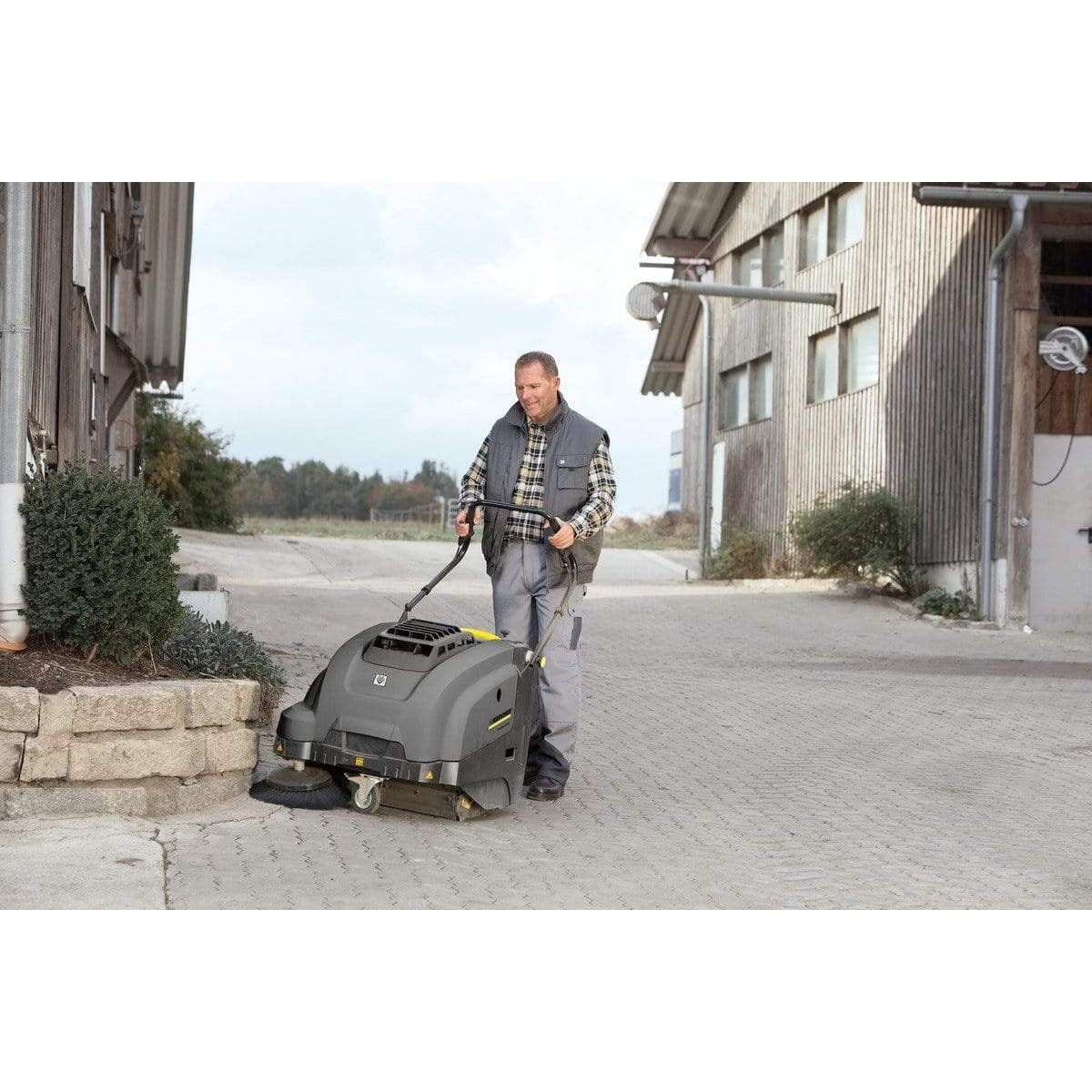 Karcher Industrial Cleaning Equipment Karcher Petrol Walk-behind Vacuum Sweeper - KM 75/40 W P