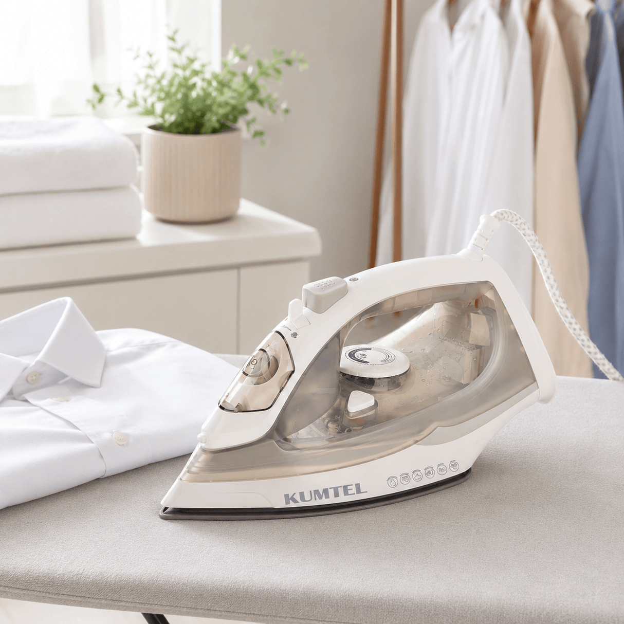 Kumtel Electric Iron Kumtel Ceramic Steam Iron with Vertical Steam 1600W - HMU-06