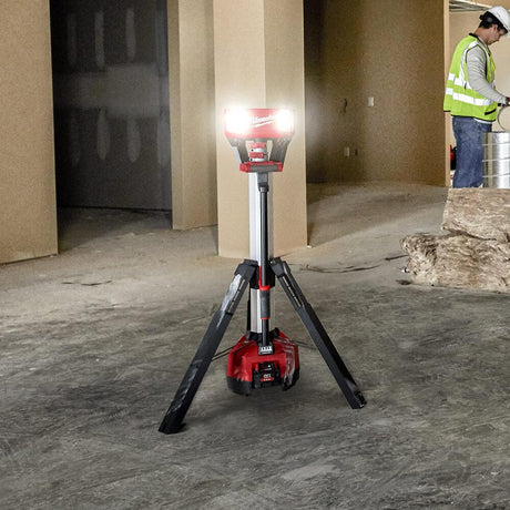 Milwaukee Outdoor Lighting Milwaukee 18V High Output Stand Area Light/Charger - M18HOSALC-0