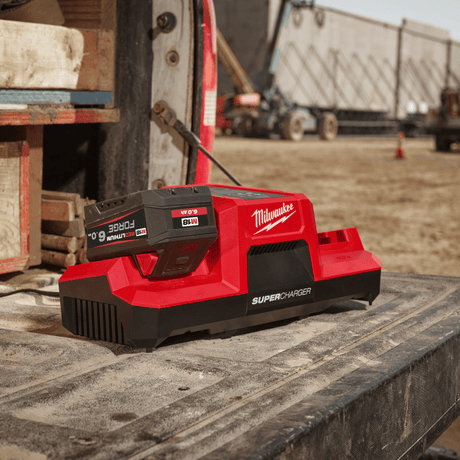 Milwaukee Batteries & Chargers Milwaukee M18™ 18V Dual Bay Super Charger - M18DBSC