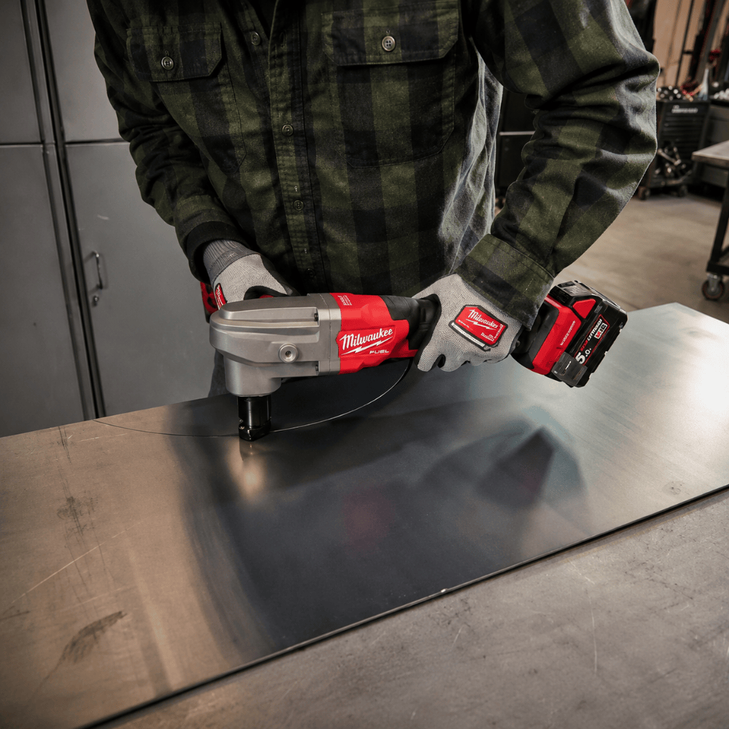 Milwaukee Hand Saws & Cutting Tools Milwaukee M18 3.5mm Brushless Cordless Metal Nibbler - M18FNB35-0X