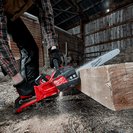 Milwaukee Chainsaw Milwaukee M18 FUEL™ Cordless Chainsaw with 40cm Bar - M18 FCHS-121