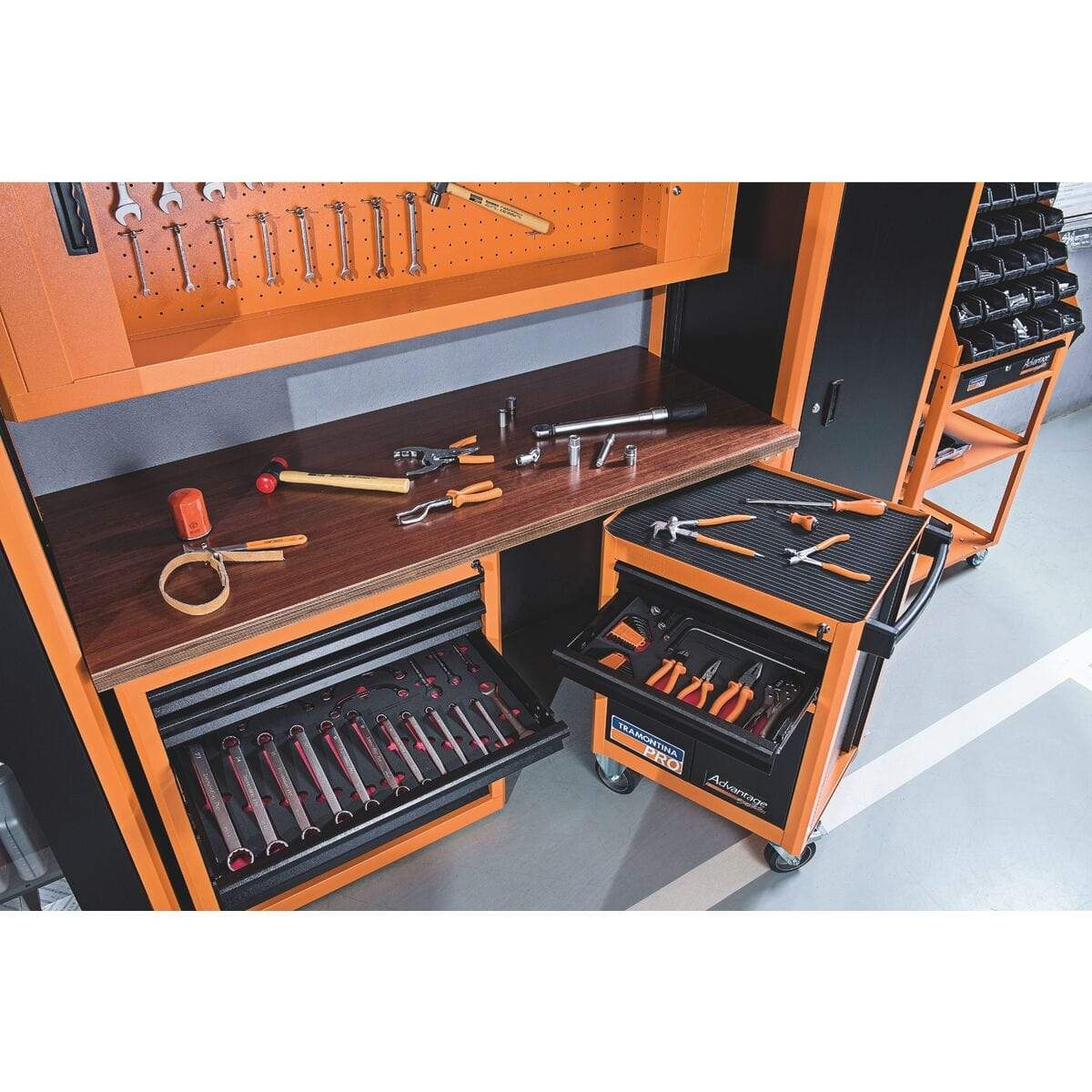 Tramontina 5 Drawers Tool Cabinet - 44950/007 | Supply Master | Accra, Ghana Tools Building Steel Engineering Hardware tool